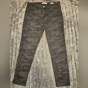 Gray Ankle Cropped Jeans with Distressed Finish